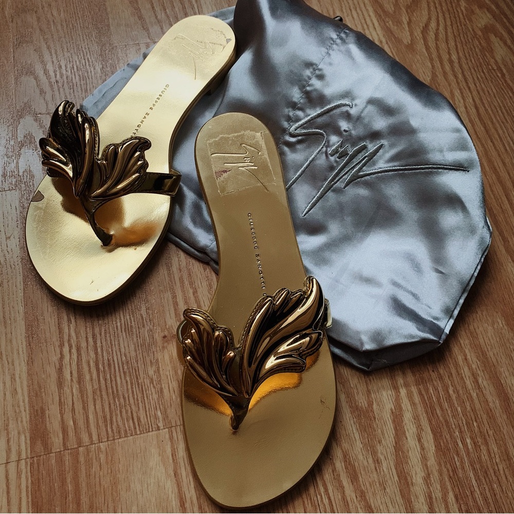 Giuseppe Zanotti Nuvorock Metallic Gold Wing Flat Thong Sandals